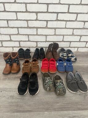 Toddler Boy shoe lot size 10, 11 pairs